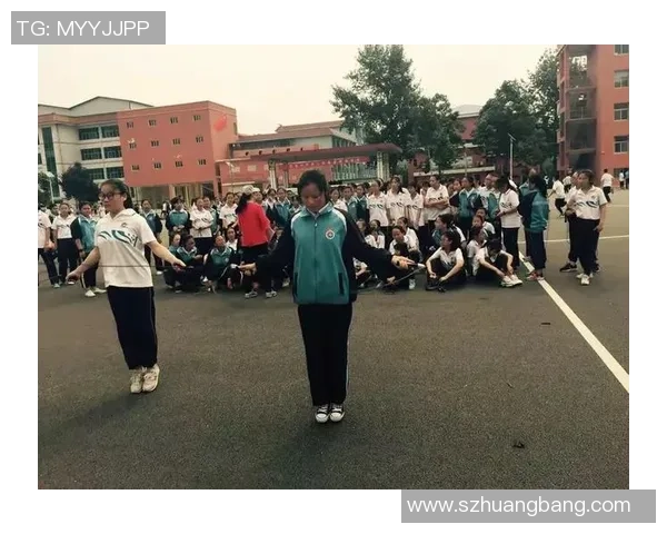 日本足球宝贝钢管舞魅力四射展现青春活力与运动激情